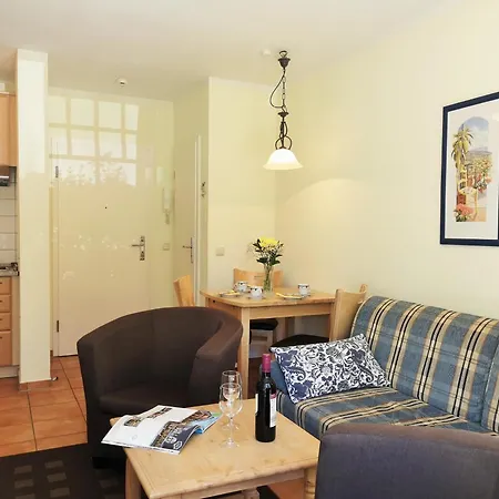 Haus Ostseewelle 4 Apartment Kuehlungsborn